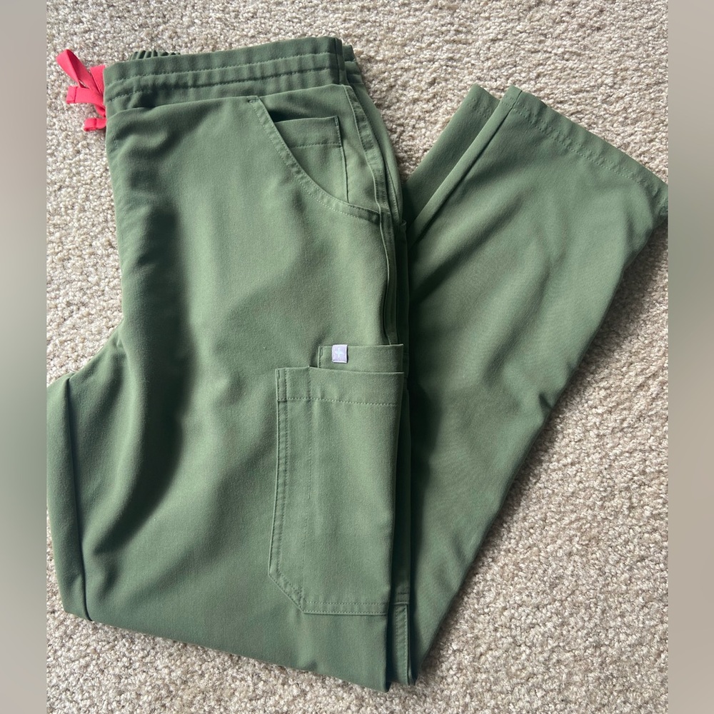 Figs women's Yola Skinny Scrub Pants FIGS green Olive